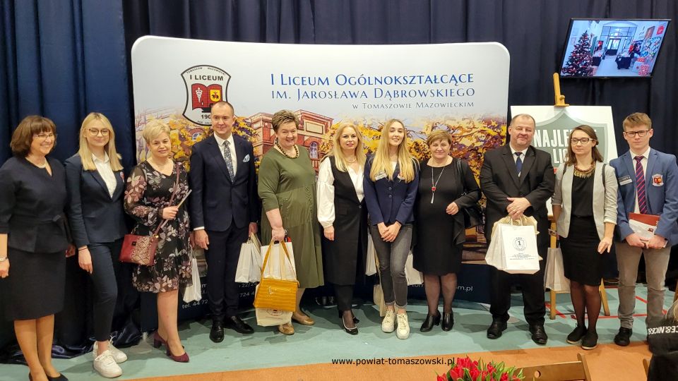 Na zdjęciu: uczestnicy IV Tomaszowskich Targów Edukacji, które odbyły się w hali sportowej w Zespole Szkół Ponadpodstawowych nr 3 w Tomaszowie Mazowieckim w piątek, 22 kwietnia 2022 roku