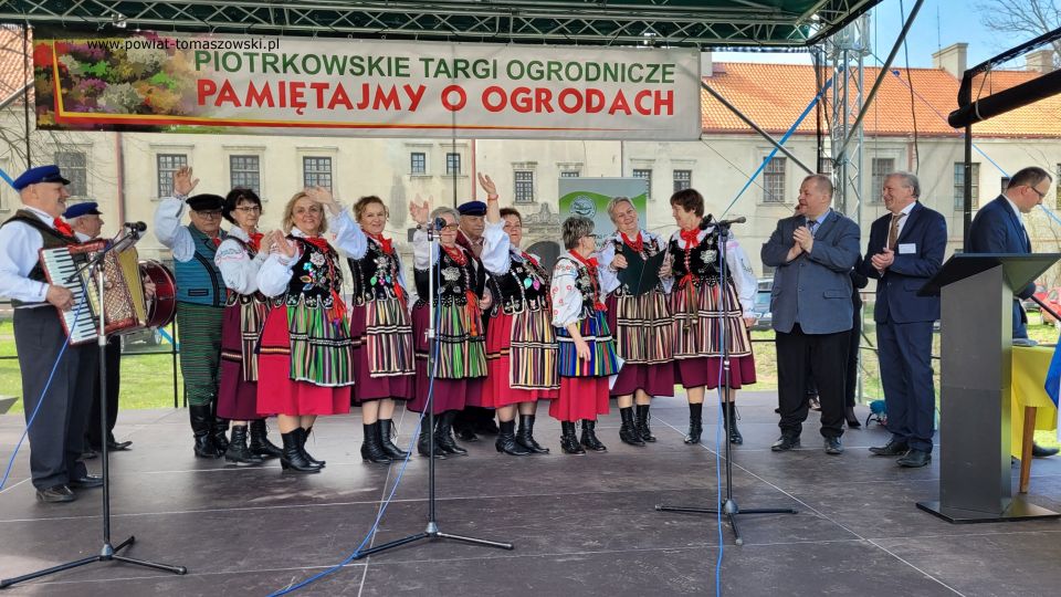 Na zdjęciu: uczestnicy XV Targów Ogrodniczych „Pamiętajmy o ogrodach”, które odbyły się w niedzielę, 24 kwietnia 2022 roku, w Piotrkowie Trybunalskim