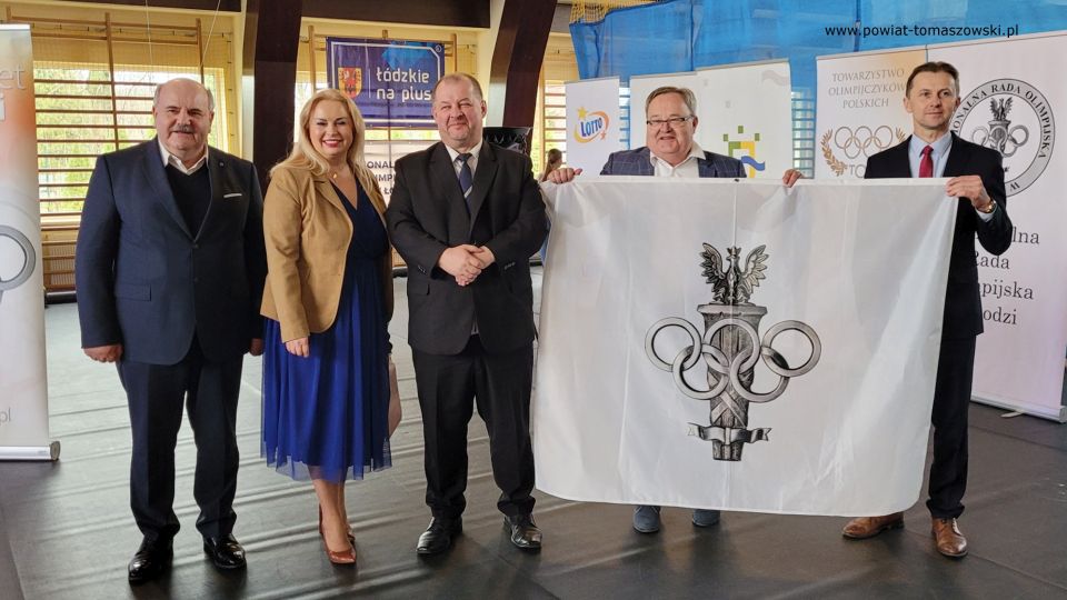 Na zdjęciu: uczestnicy uroczystości otwarcia 58. Centralnych Uroczystości Dni Olimpijczyka, która odbyła się w hali sportowej w Ujeździe w środę, 19 kwietnia 2022 roku Na zdjęciu: uczestnicy uroczystości otwarcia 58. Centralnych Uroczystości Dni Olimpijczyka, która odbyła się w hali sportowej w Ujeździe w środę, 19 kwietnia 2022 roku