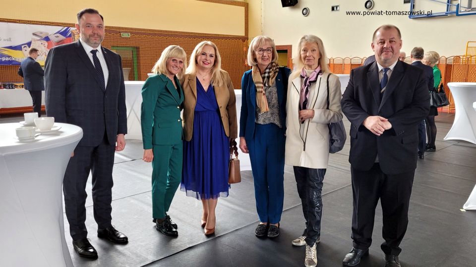Na zdjęciu: uczestnicy uroczystości otwarcia 58. Centralnych Uroczystości Dni Olimpijczyka, która odbyła się w hali sportowej w Ujeździe w środę, 19 kwietnia 2022 roku Na zdjęciu: uczestnicy uroczystości otwarcia 58. Centralnych Uroczystości Dni Olimpijczyka, która odbyła się w hali sportowej w Ujeździe w środę, 19 kwietnia 2022 roku