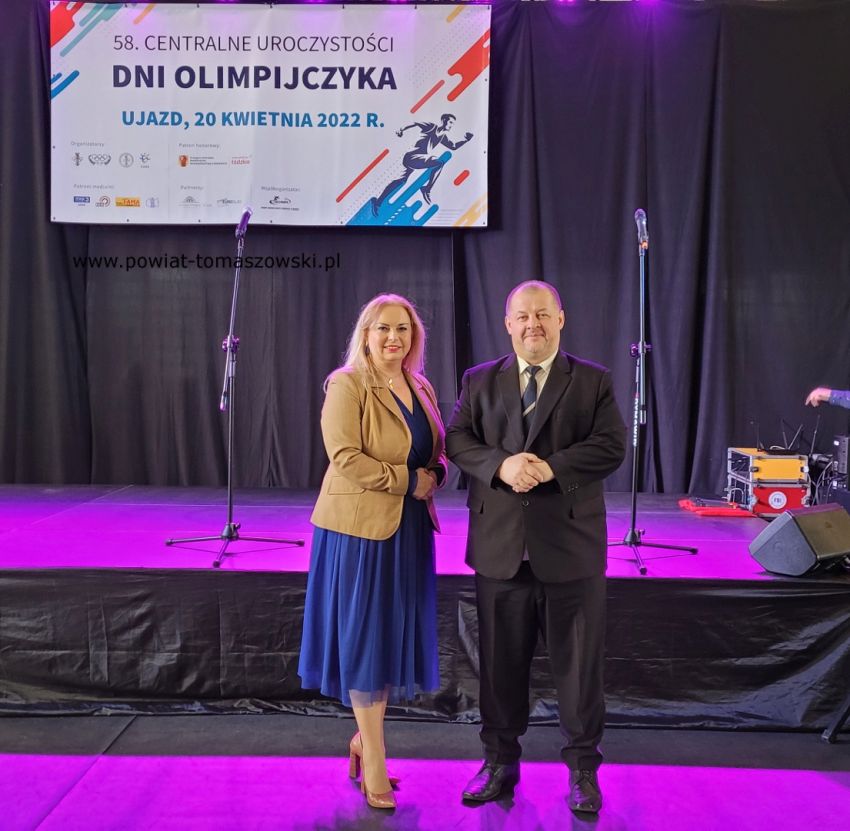 Na zdjęciu: uczestnicy uroczystości otwarcia 58. Centralnych Uroczystości Dni Olimpijczyka, która odbyła się w hali sportowej w Ujeździe w środę, 19 kwietnia 2022 roku Na zdjęciu: uczestnicy uroczystości otwarcia 58. Centralnych Uroczystości Dni Olimpijczyka, która odbyła się w hali sportowej w Ujeździe w środę, 19 kwietnia 2022 roku