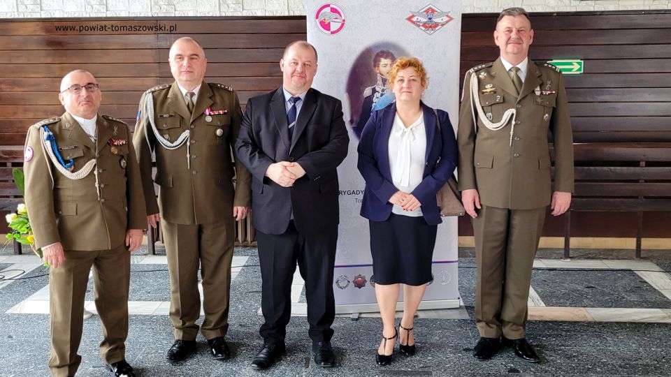 Zdjęcie ze spotkania świątecznego w 25. Brygadzie Kawalerii Powietrznej, któ®e odbyło się w środę, 13 kwietnia 2022 roku
