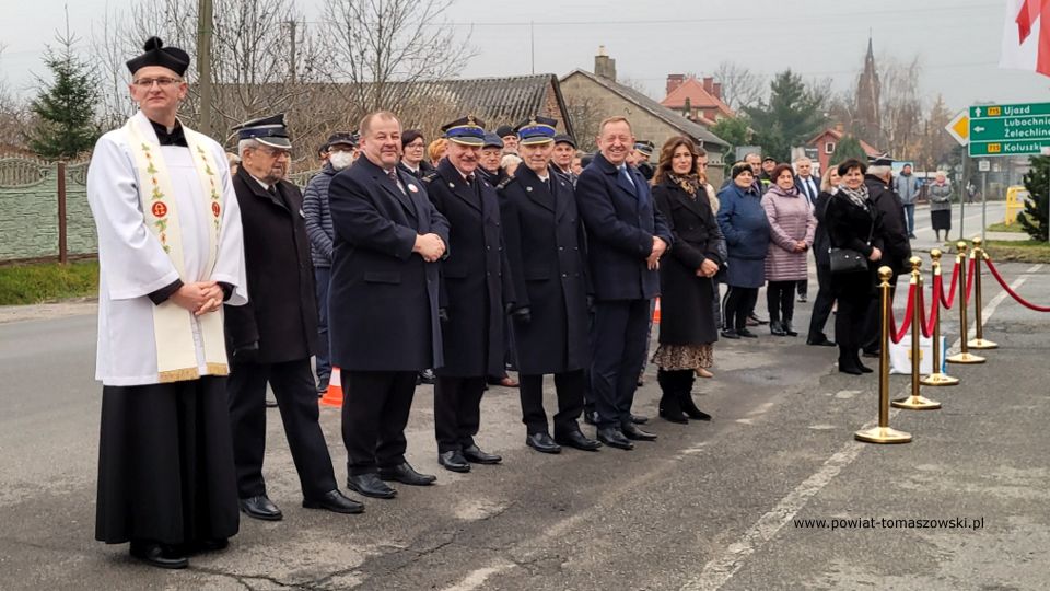 Na zdjęciu: zdjęcie z uroczystości przekazania średniego samochodu ratowniczo-gaśniczego dla OSP w Budziszewicach, które odbyło się w sobotę, 13 listopada 2021 roku, w Budziszewicach