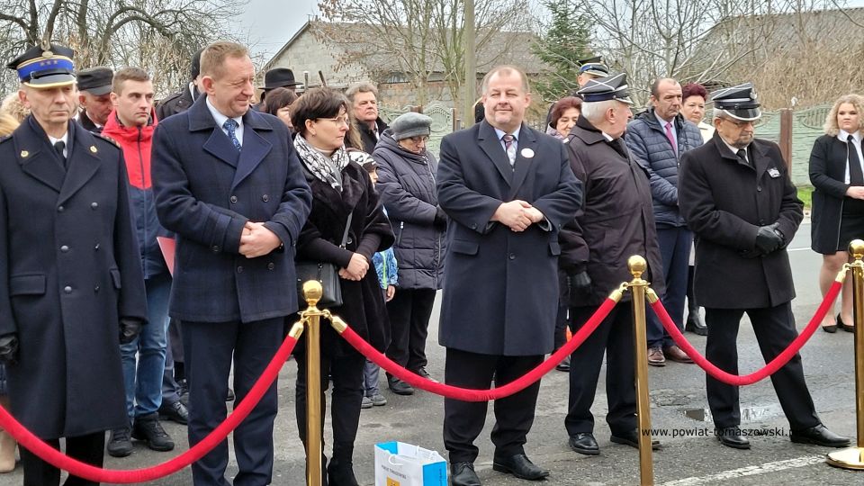 Na zdjęciu: zdjęcie z uroczystości przekazania średniego samochodu ratowniczo-gaśniczego dla OSP w Budziszewicach, które odbyło się w sobotę, 13 listopada 2021 roku, w Budziszewicach