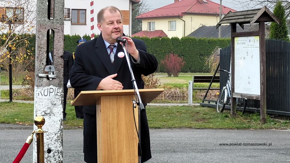 Na zdjęciu: zdjęcie z uroczystości przekazania średniego samochodu ratowniczo-gaśniczego dla OSP w Budziszewicach, które odbyło się w sobotę, 13 listopada 2021 roku, w Budziszewicach