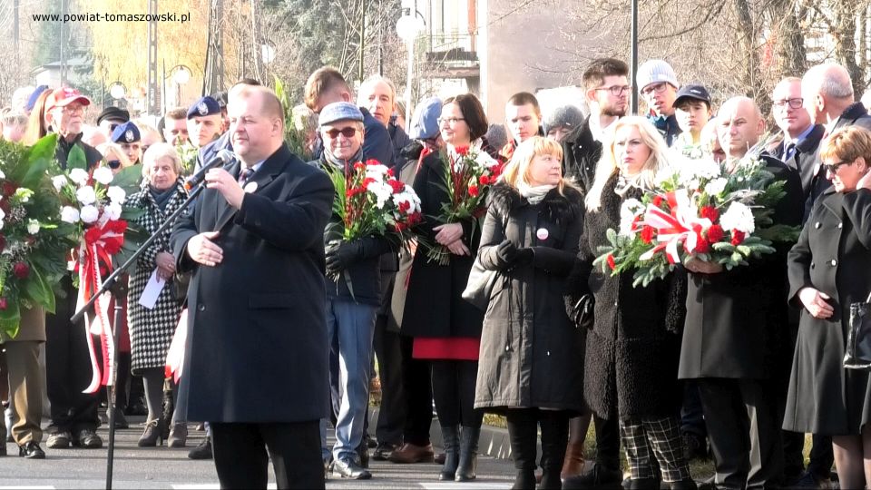 Na zdjęciu: zdjęcie z uroczystości pod Pomnikiem poległym Legionistom Piłsudskiego, która odbyła się 11 listopada 2021 roku w 103. rocznicę odzyskania przez Polskę niepodległości