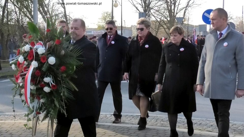 Na zdjęciu: zdjęcie z uroczystości pod Pomnikiem poległym Legionistom Piłsudskiego, która odbyła się 11 listopada 2021 roku w 103. rocznicę odzyskania przez Polskę niepodległości