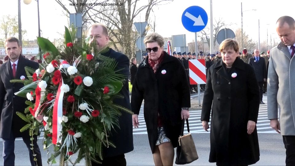 Na zdjęciu: zdjęcie z uroczystości pod Pomnikiem poległym Legionistom Piłsudskiego, która odbyła się 11 listopada 2021 roku w 103. rocznicę odzyskania przez Polskę niepodległości
