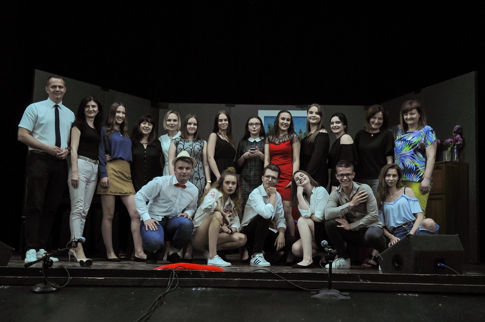 Teatr „Za kurtyną” w premierowej komedii „Randka (nie)w ciemno”