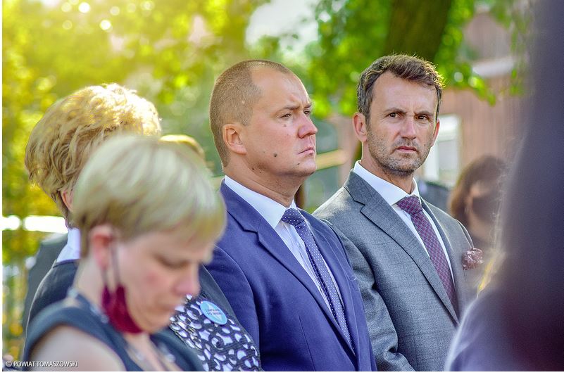 ODSŁONIĘCIE TABLICY UPAMIĘTNIAJĄCEJ KAROLINĘ JUSZCZYKOWSKĄ