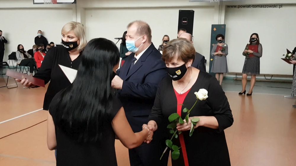 POWIATOWE OBCHODY DNIA EDUKACJI NARODOWEJ - NAGRODY STAROSTY DLA PRACOWNIKÓW OŚWIATY