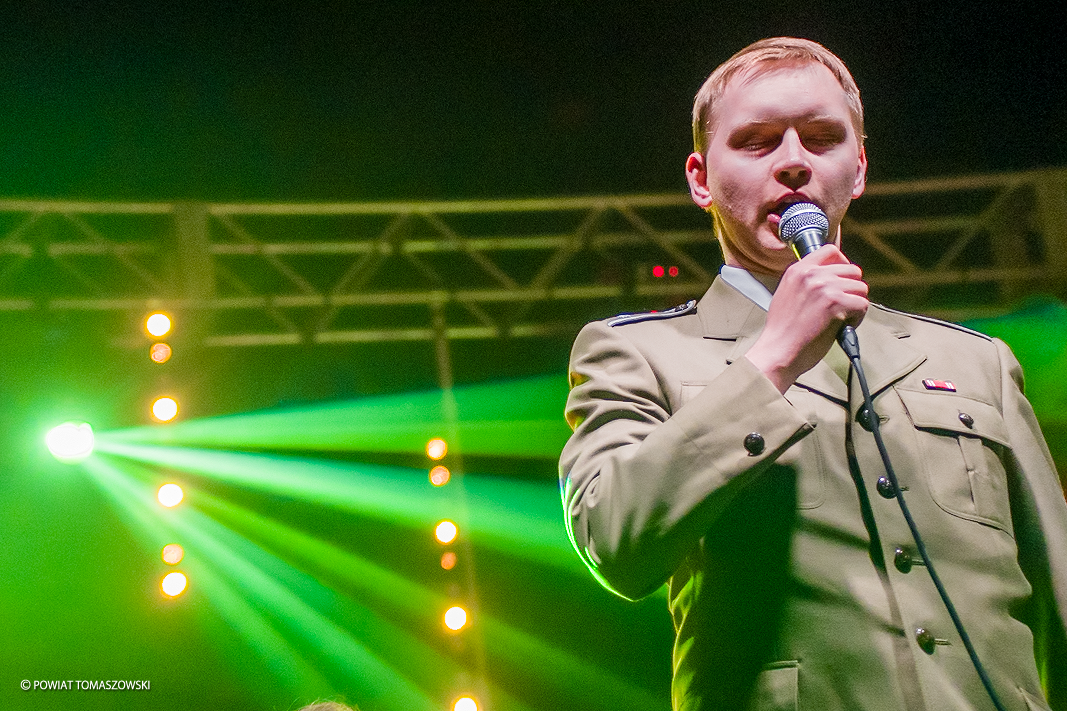Koncert Noworoczny w wykonaniu Młodzieżowej Orkiestry Symfonicznej "Symfonia Juventus" pod dyrekcją Kamila Wrony Koncert Noworoczny w wykonaniu Młodzieżowej Orkiestry Symfonicznej "Symfonia Juventus" pod dyrekcją Kamila Wrony