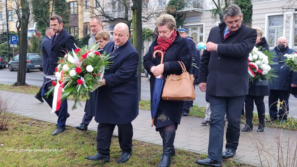 Na zdjęciu: zdjęcie z obchodów 191. Rocznicy wybuchu powstania listopadowego, które odbyły się 29 listopada 2021 roku w Tomaszowie Mazowieckim