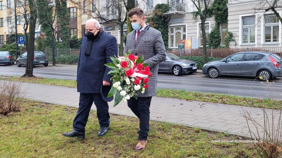 Na zdjęciu: zdjęcie z obchodów 191. Rocznicy wybuchu powstania listopadowego, które odbyły się 29 listopada 2021 roku w Tomaszowie Mazowieckim