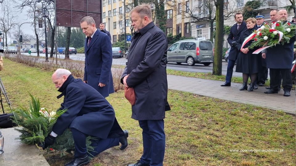 Na zdjęciu: zdjęcie z obchodów 191. Rocznicy wybuchu powstania listopadowego, które odbyły się 29 listopada 2021 roku w Tomaszowie Mazowieckim
