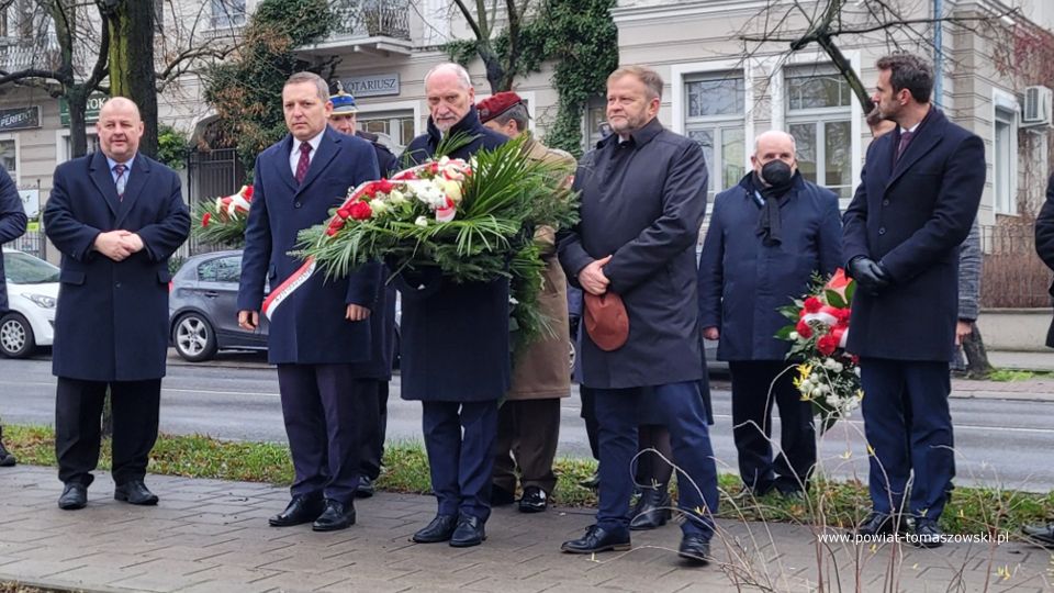 Na zdjęciu: zdjęcie z obchodów 191. Rocznicy wybuchu powstania listopadowego, które odbyły się 29 listopada 2021 roku w Tomaszowie Mazowieckim