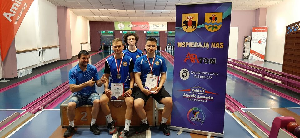 Na zdjęciu: zdjęcie z Mistrzostw Polski Juniorów w kręglarstwie w konkurencjach szybkich, do których należą sprint i tandem mieszany