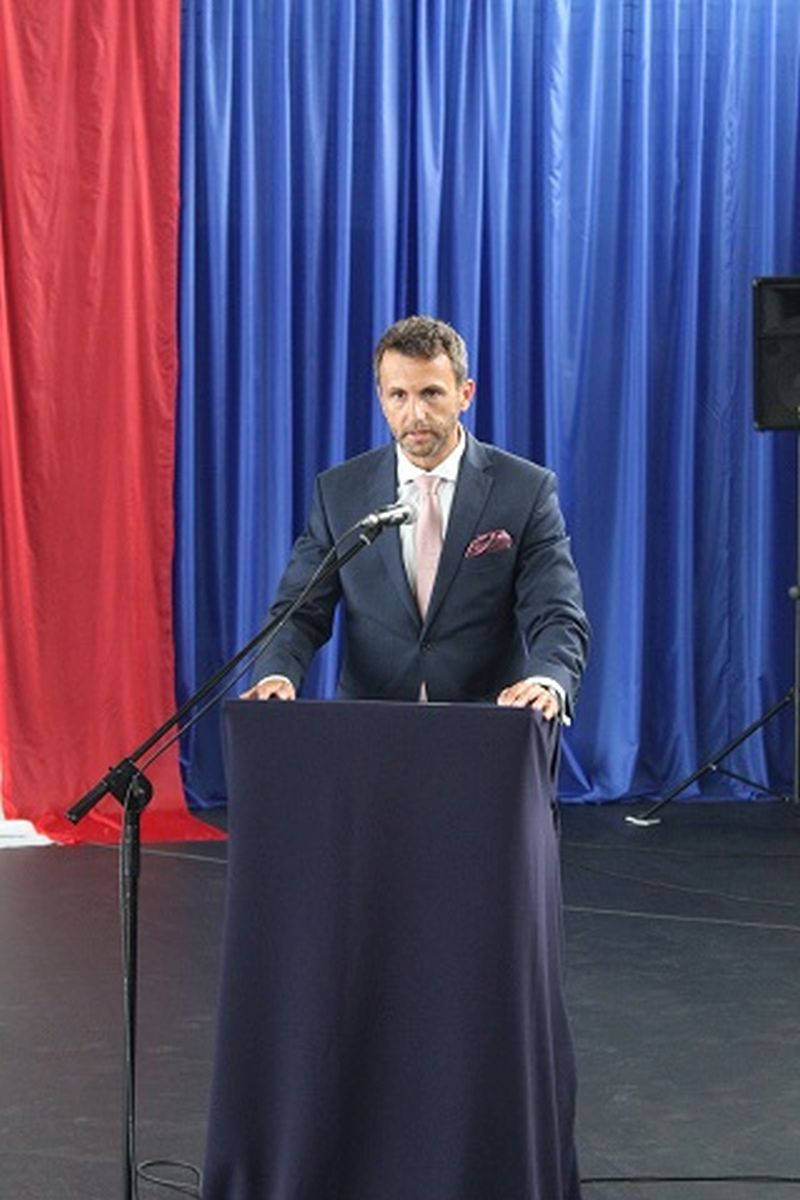 Na zdjęciu: Marek Kubiak – członek Zarządu Powiatu Tomaszowskiego podczas zakończenia roku szkolnego 2020/2021 w Zespole Szkół Ponadpodstawowych nr 8 w Tomaszowie Mazowieckim