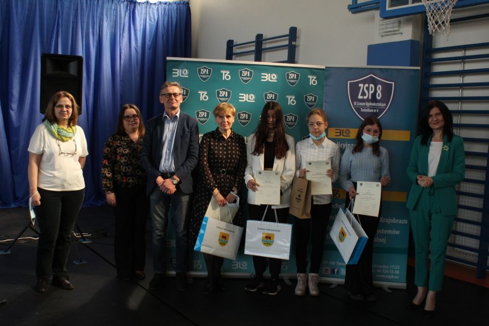 Zdjęcie z zorganizowanych w ZSP nr 8 w Tomaszowie Mazowieckim 22 marca 2022 roku odchodów Światowego Dnia Wody Zdjęcie z zorganizowanych w ZSP nr 8 w Tomaszowie Mazowieckim 22 marca 2022 roku odchodów Światowego Dnia Wody