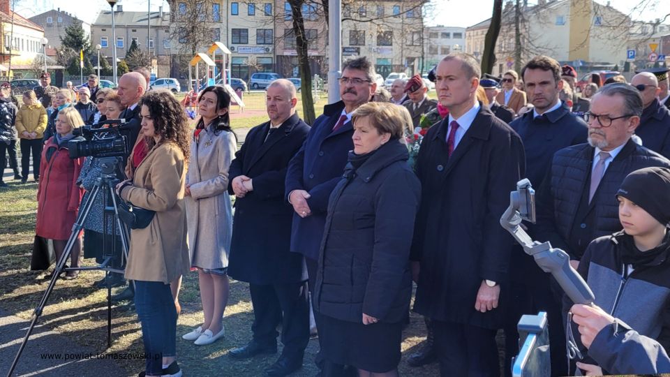 Na zdjęciu: uczestnicy obchodów Narodowego Dnia Pamięci Polaków ratujących Żydów pod okupacją niemiecką, które odbyły się w Tomaszowie Mazowieckim w czwartek, 24 marca 2022 roku Na zdjęciu: uczestnicy obchodów Narodowego Dnia Pamięci Polaków ratujących Żydów pod okupacją niemiecką, które odbyły się w Tomaszowie Mazowieckim w czwartek, 24 marca 2022 roku