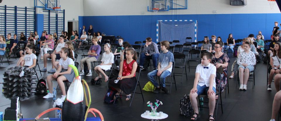 Na zdjęciu: zdjęcie z IX Forum Ekologiczne  w  Zespole Szkół Ponadpodstawowych nr 8