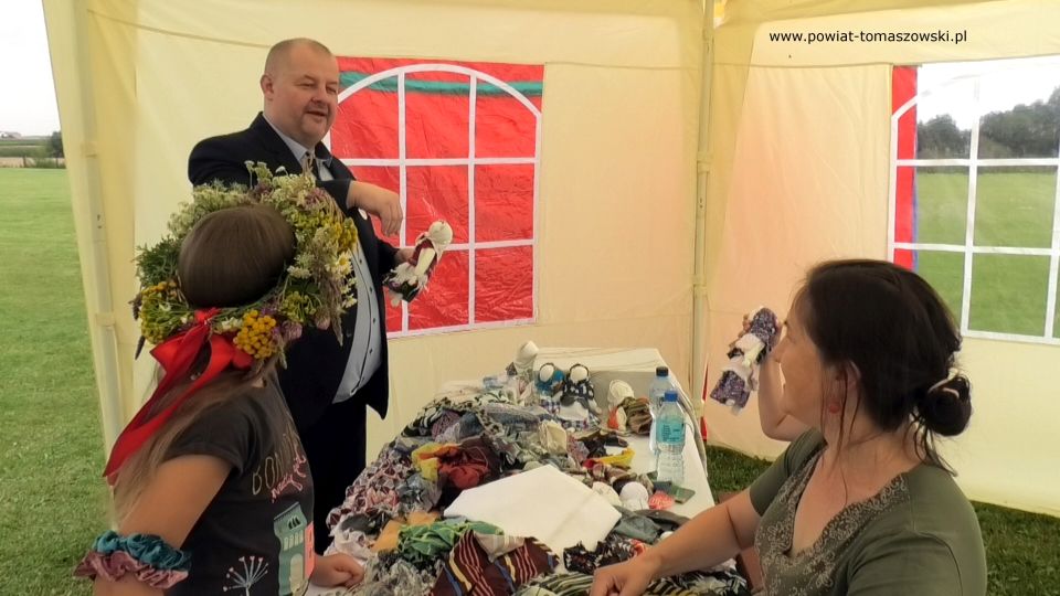 Na zdjęciu: jedno ze stoisk na festynie w Będkowie „Piknik z Reymontem”, który odbył się w sobotę, 24 lipca 2021 roku
