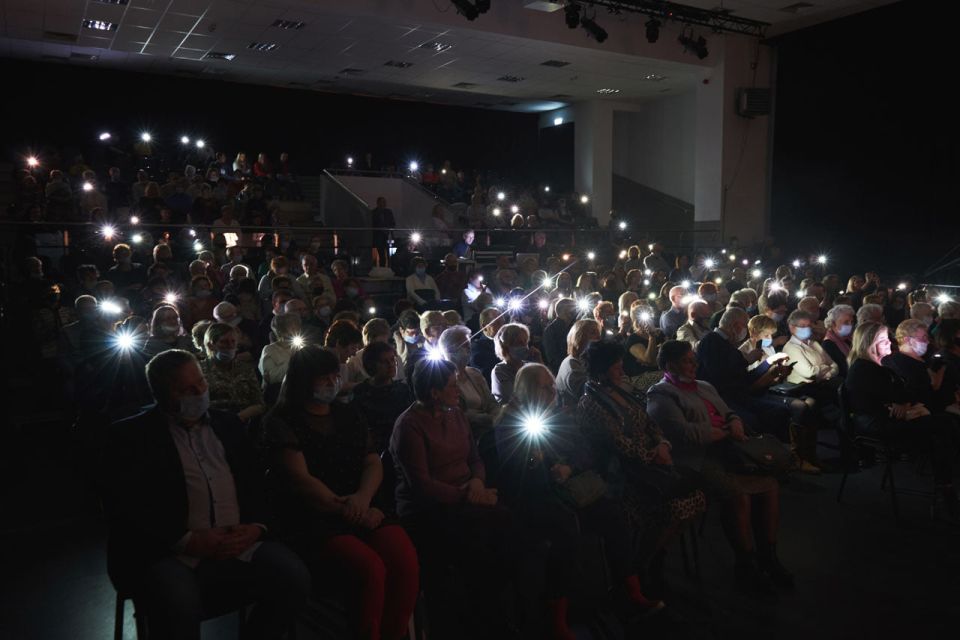 Zdjęcie z koncertu „Dzień Kobiet z PCAS_em”, który odbył się w niedzielę, 13 marca 2022 roku w Powiatowym Centrum Animacji Społecznej Zdjęcie z koncertu „Dzień Kobiet z PCAS_em”, który odbył się w niedzielę, 13 marca 2022 roku w Powiatowym Centrum Animacji Społecznej