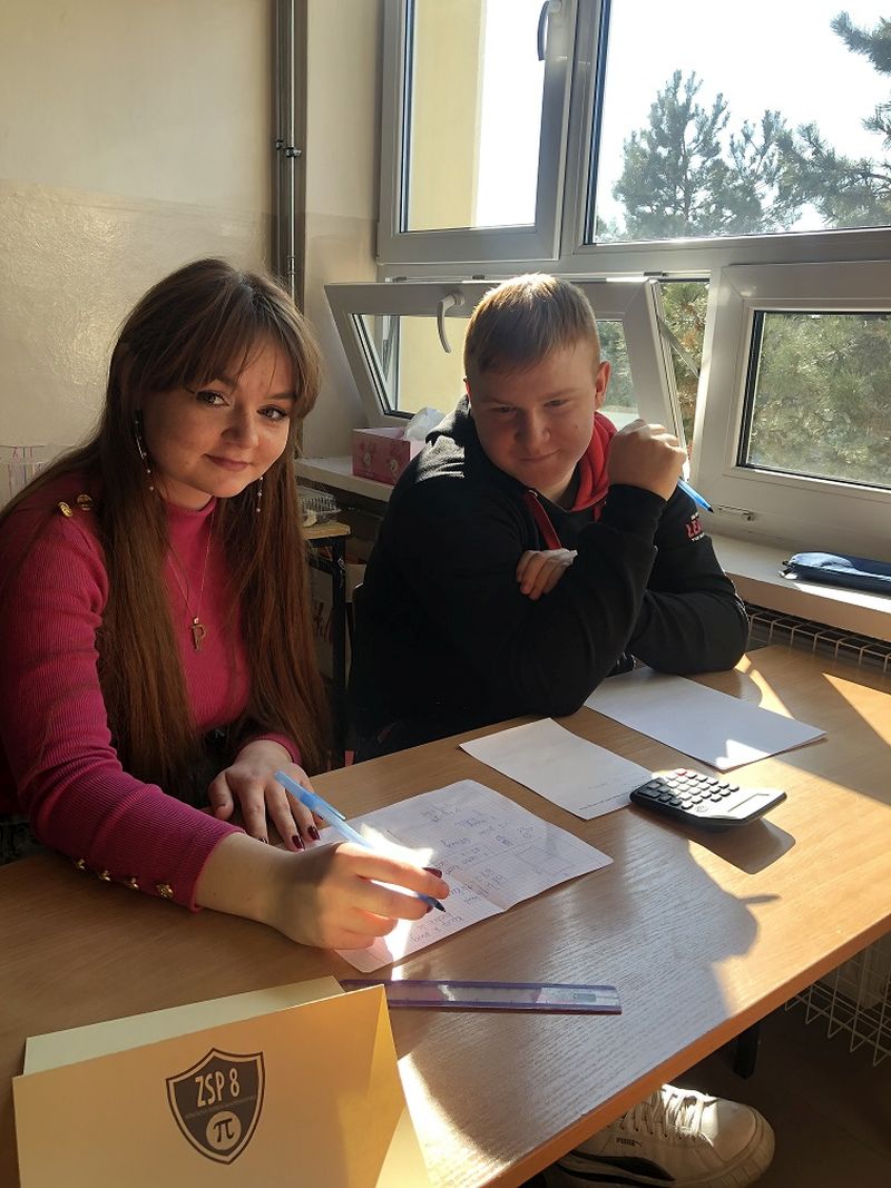 Zdjęcie ze Szkolnego Dnia Matematyki, jaki odbył się 14 marca 2022 roku  Zespole Szkół Ponadpodstawowych nr 8 w Tomaszowie Mazowieckim