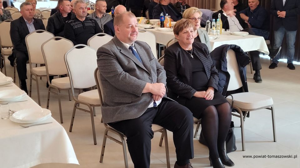 Na zdjęciu: zdjęcie z podsumowanie sezonu lotowego 2021 Polskiego Związki Hodowców Gołębi Pocztowych Sekcji 3 – Lubochnia, które odbyło się w sobotę, 22 października 2021 roku, w Czerniewicach