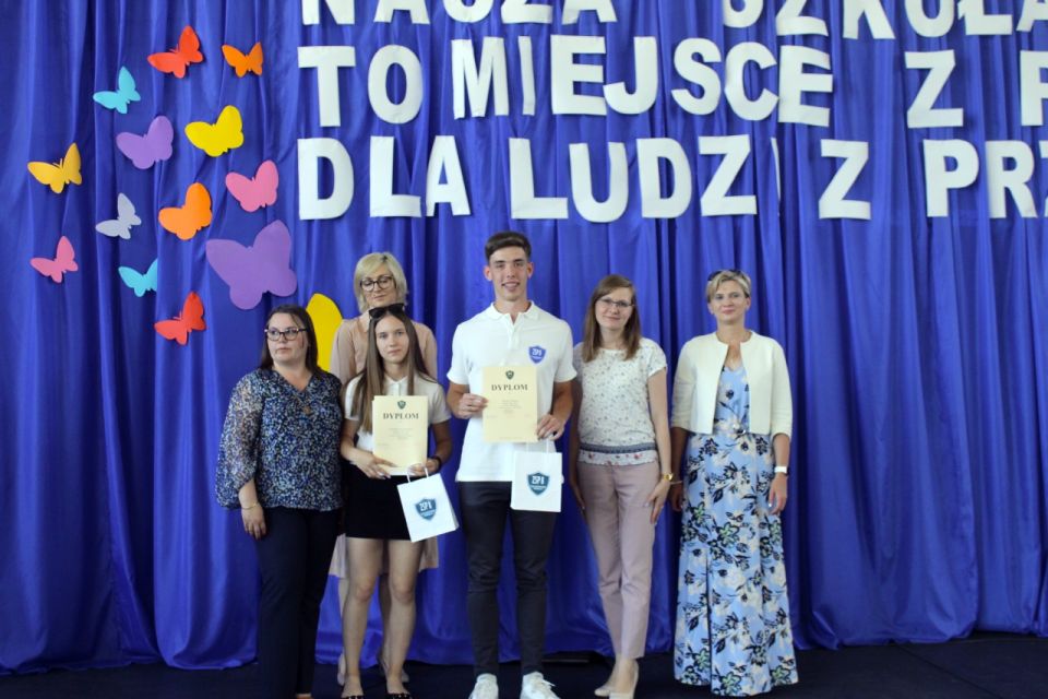 Na zdjęciu: uczniowie ZSP nr 8 w Tomaszowie Mazowieckim, ze stuprocentową frekwencją
