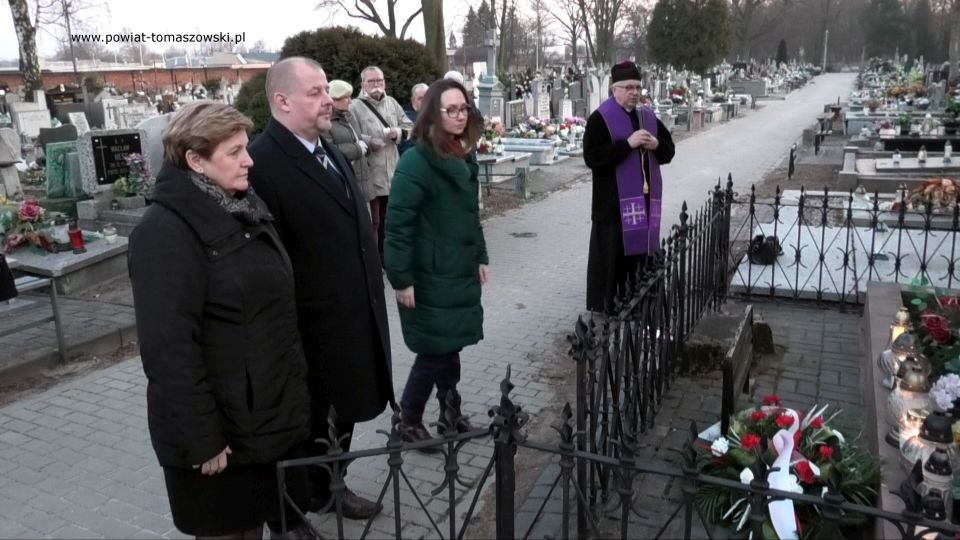 Na zdjęciu: uczestnicy uroczystości obchodów Narodowego Dnia Pamięci Żołnierzy Wyklętych, obchodzonych 1 marca 2022 roku w Tomaszowie Mazowieckim Na zdjęciu: uczestnicy uroczystości obchodów Narodowego Dnia Pamięci Żołnierzy Wyklętych, obchodzonych 1 marca 2022 roku w Tomaszowie Mazowieckim