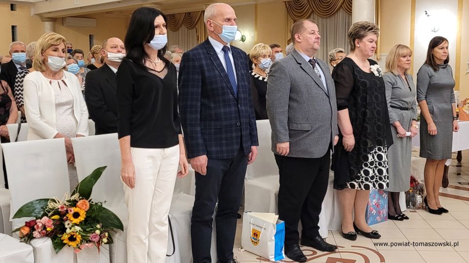 Na zdjęciu: zdjęcie z Dnia Seniora połączonego z obchodami 103. rocznicy odzyskania niepodległości przez Polskę w Krajowym Stowarzyszeniu Seniorów „Pasja” z Tomaszowa Mazowieckiego, które odbyło się w czwartek, 12 listopada 2021 roku, w Restauracji Janosik