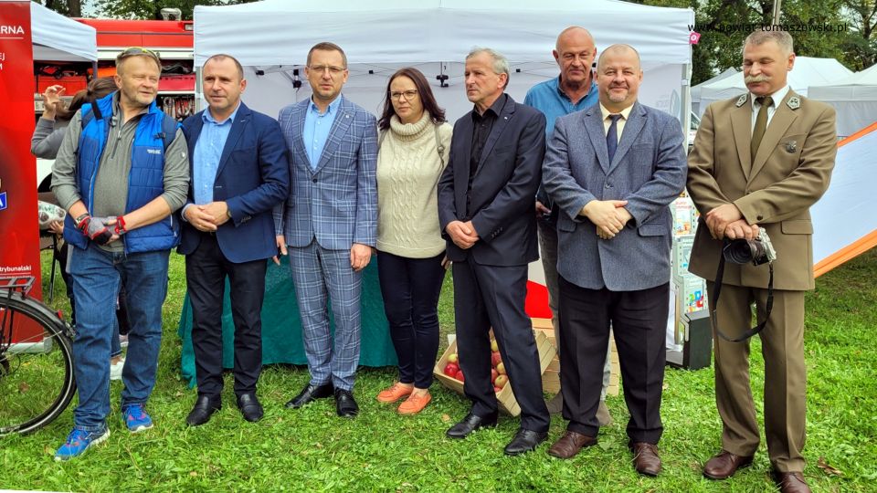 Na zdjęciu: zdjęcie z  "Jarmarku żywności prosto od rolnika", który odbył się w sobotę, 25 września 2021 roku w Piotrkowie Trybunalskim,