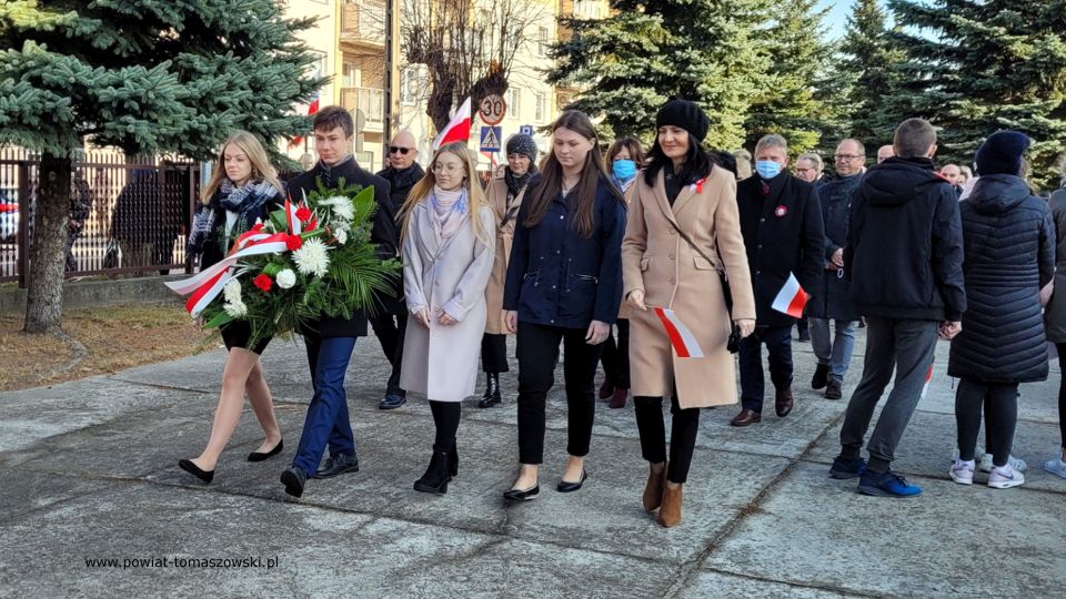 Na zdjęciu: zdjęcie z obchodów 103. Rocznicy odzyskania niepodległości przez Polskę, które odbyły się 11 listopada 2021 roku na pl. Kościuszki w Tomaszowie Mazowieckim