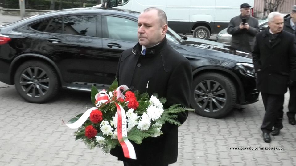 Na zdjęciu: uczestnicy uroczystości, podczas której nadano imię gen. bryg. Stanisława Sojczyńskiego ps. Warszyc dworcowi kolejowemu w Radomsku, która odbyła się w sobotę, 19 lutego 2022 roku w Radomsku Na zdjęciu: uczestnicy uroczystości, podczas której nadano imię gen. bryg. Stanisława Sojczyńskiego ps. Warszyc dworcowi kolejowemu w Radomsku, która odbyła się w sobotę, 19 lutego 2022 roku w Radomsku