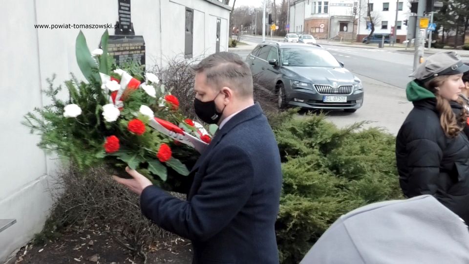 Na zdjęciu: uczestnicy uroczystości, podczas której nadano imię gen. bryg. Stanisława Sojczyńskiego ps. Warszyc dworcowi kolejowemu w Radomsku, która odbyła się w sobotę, 19 lutego 2022 roku w Radomsku Na zdjęciu: uczestnicy uroczystości, podczas której nadano imię gen. bryg. Stanisława Sojczyńskiego ps. Warszyc dworcowi kolejowemu w Radomsku, która odbyła się w sobotę, 19 lutego 2022 roku w Radomsku