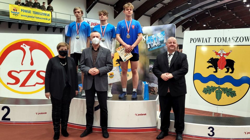 Zdjęcie z II Olimpiady Dzieci i Młodzieży Powiatu Tomaszowskiego w Lekkiej Atletyce, która odbyła się we wtorek, 30 listopada 2021 roku w Centralnym Ośrodku Sportu w Spale 