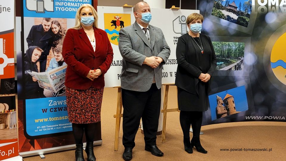 Zdjęcie z podsumowania 29. Plebiscyt na Najlepszego Sportowca Powiatu Tomaszowskiego, które odbyło się w piątek, 17 grudnia 2021 roku, w sali konferencyjnej Starostwa Powiatowego w Tomaszowie Mazowieckim