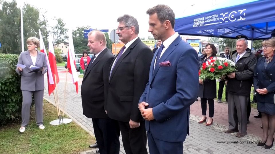 Na zdjęciu: zdjęcie z obchodów 82. Rocznicy agresji Związku Radzieckiego na Polskę i Światowego Dnia Sybiraka, które odbyły się w piątek, 17 września 2021 roku, w Tomaszowie Mazowieckim
