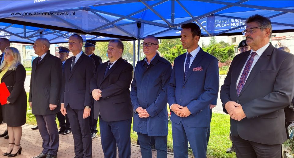 Na zdjęciu: zdjęcie z obchodów 82. Rocznicy agresji Związku Radzieckiego na Polskę i Światowego Dnia Sybiraka, które odbyły się w piątek, 17 września 2021 roku, w Tomaszowie Mazowieckim