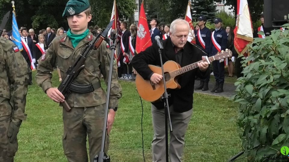 Na zdjęciu: zdjęcie z obchodów 82. Rocznicy agresji Związku Radzieckiego na Polskę i Światowego Dnia Sybiraka, które odbyły się w piątek, 17 września 2021 roku, w Tomaszowie Mazowieckim