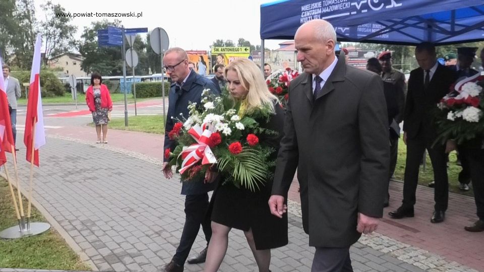 Na zdjęciu: zdjęcie z obchodów 82. Rocznicy agresji Związku Radzieckiego na Polskę i Światowego Dnia Sybiraka, które odbyły się w piątek, 17 września 2021 roku, w Tomaszowie Mazowieckim