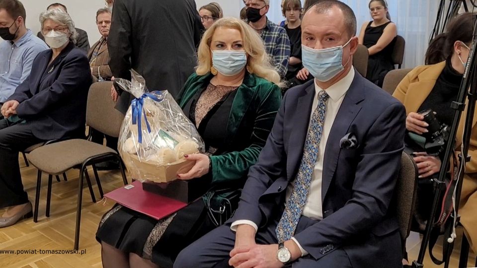 Zdjęcie z koncertu laureatów IX edycji Młodzieżowego Konkursu na Skrzypce Solo im. Tadeusza Wrońskiego  dla uczniów szkół muzycznych I i II stopnia, organizowanego przez Państwową Szkołę Muzyczną  I i II st. im. T. Wrońskiego w Tomaszowie Mazowieckim, która odbyła się w sobotę, 26 lutego 2022 roku
