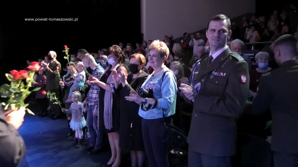 Zdjęcie z koncertu Orkiestry Koncertowej Reprezentacyjnego Zespołu Artystycznego Wojska Polskiego, który odbył się z okazji Dnia Kobiet w piątek, 11 marca 2022 roku, w sali koncertowej w Powiatowym Centrum Animacji Społecznej w Tomaszowie Mazowieckim Zdjęcie z koncertu Orkiestry Koncertowej Reprezentacyjnego Zespołu Artystycznego Wojska Polskiego, który odbył się z okazji Dnia Kobiet w piątek, 11 marca 2022 roku, w sali koncertowej w Powiatowym Centrum Animacji Społecznej w Tomaszowie Mazowieckim
