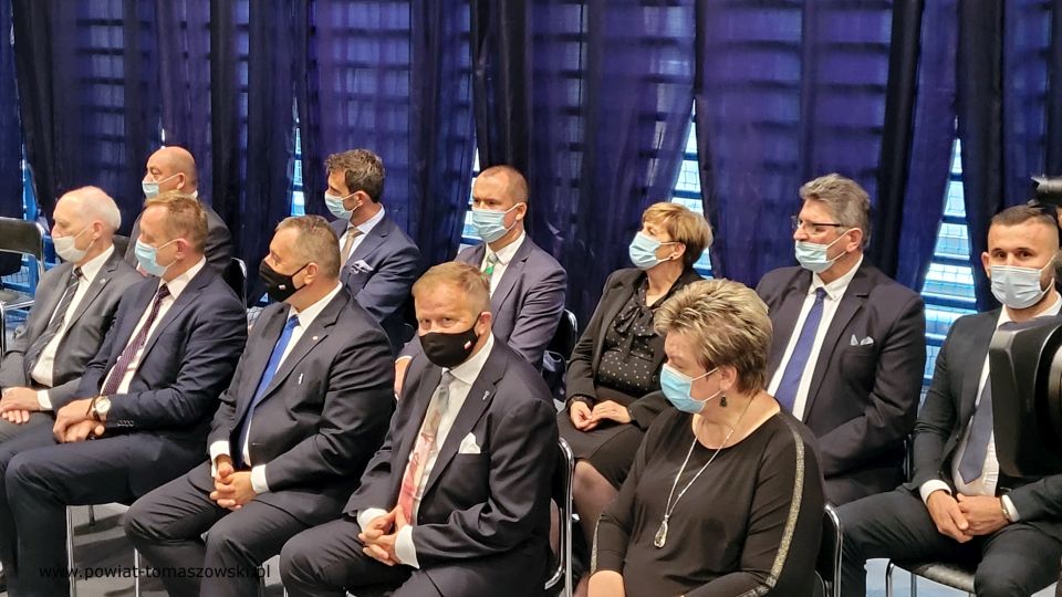 Na zdjęciu: zdjęcie ze spotkania o tematyce „Rozwój oświaty w Powiecie Tomaszowskim”, z udziałem Przemysława Czarnka – Ministra Edukacji i Nauki, które odbyło się 20 września 2021 roku w Zespole Szkół Ponadpodstawowych nr 1 im. Tadeusza Kościuszki w Tomaszowie Mazowieckim