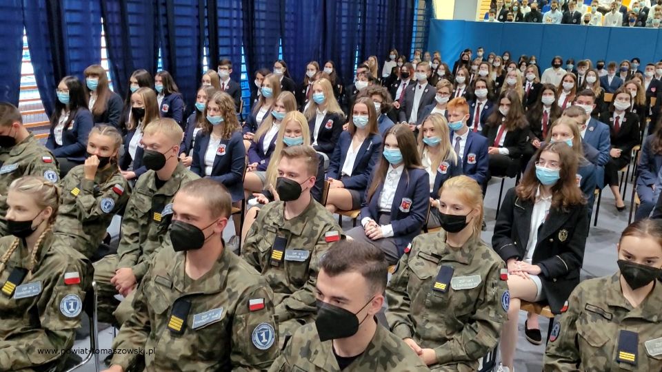 Na zdjęciu: zdjęcie ze spotkania o tematyce „Rozwój oświaty w Powiecie Tomaszowskim”, z udziałem Przemysława Czarnka – Ministra Edukacji i Nauki, które odbyło się 20 września 2021 roku w Zespole Szkół Ponadpodstawowych nr 1 im. Tadeusza Kościuszki w Tomaszowie Mazowieckim