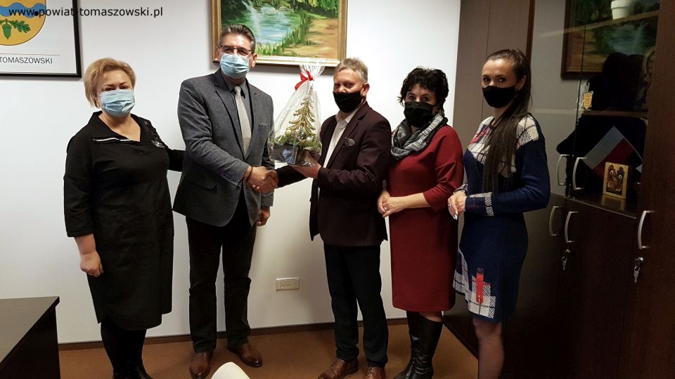 Szkoły ponadpodstawowe dziękują Zarządowi Powiatu za całoroczną współpracę