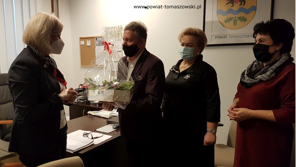 Szkoły ponadpodstawowe dziękują Zarządowi Powiatu za całoroczną współpracę