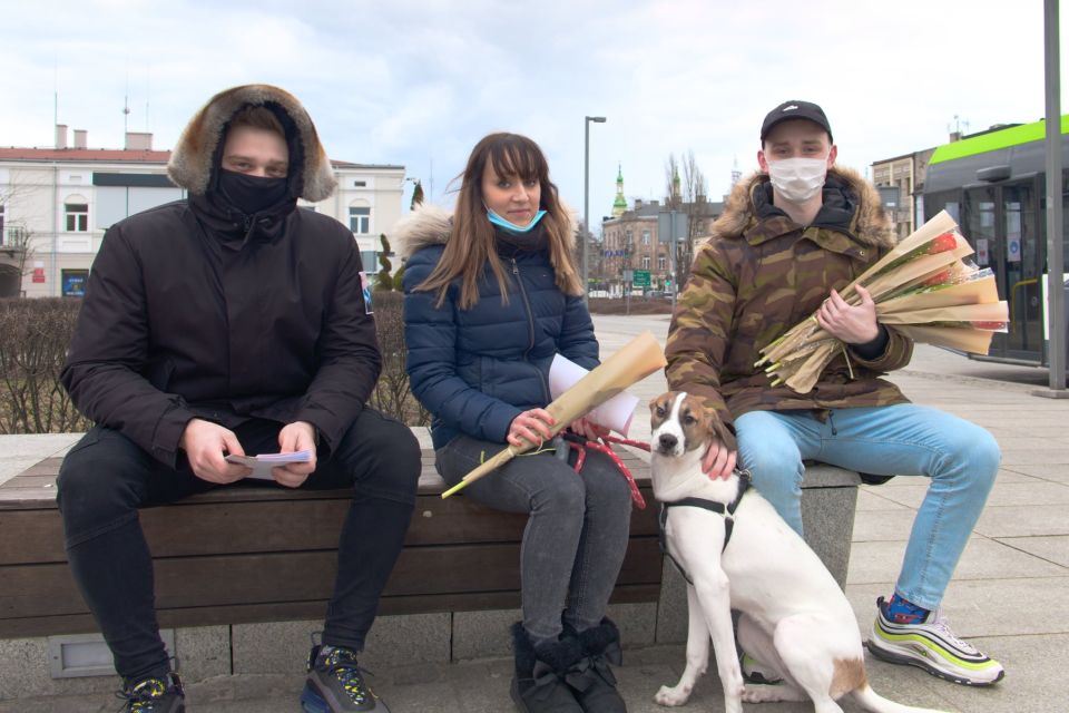 Najlepsze życzenia dla Pań od Powiatowego Centrum Animacji Społecznej