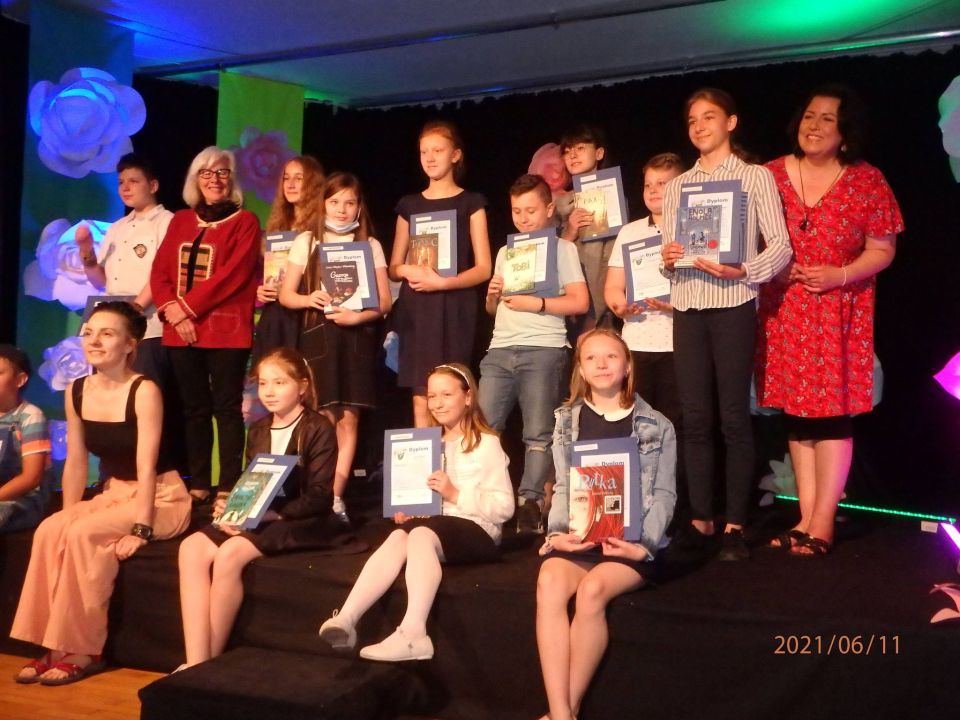 Na zdjęciu: uczestnicy 40. Małego Konkursu Recytatorskiego organizowanym przez Miejskie Centrum Kultury w Tomaszowie Mazowieckim 11 czerwca 2021 roku
